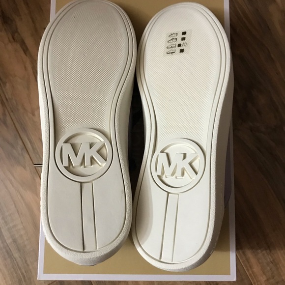 BRand new in box Michael Kors Harlen Sneaker - Picture 3 of 7